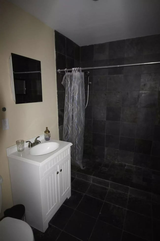 Bathroom - 59 Hanover St Unit C