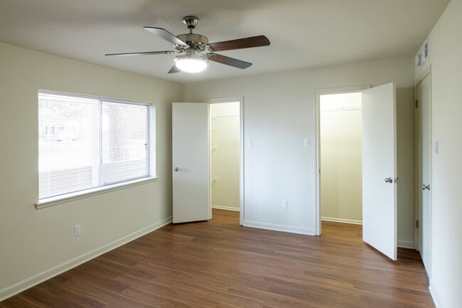 Photo - Patiohouse Apartments