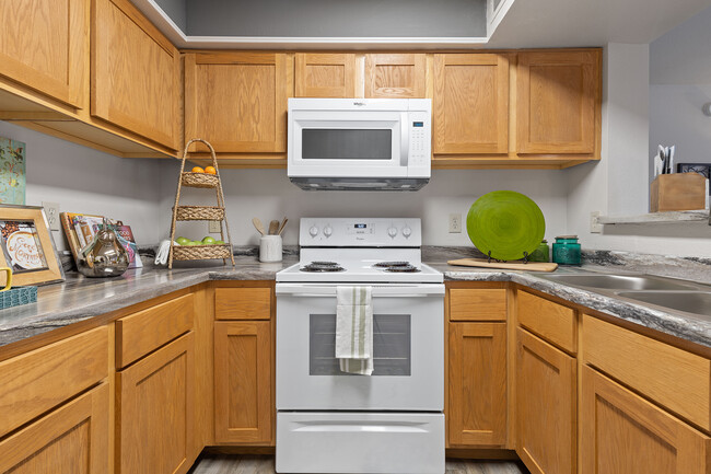 2 Bed 2 Bath Upgraded - Crown Pointe Apartments