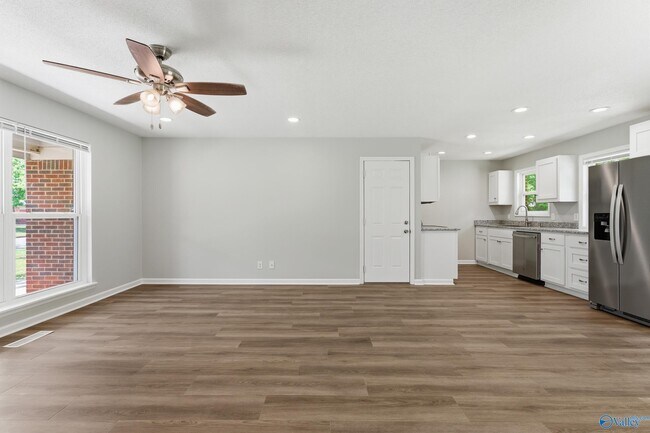 Photo - 1504 Faye St SW