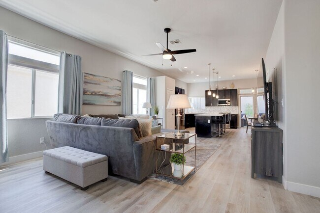 Photo - 755 Cam Del Ray