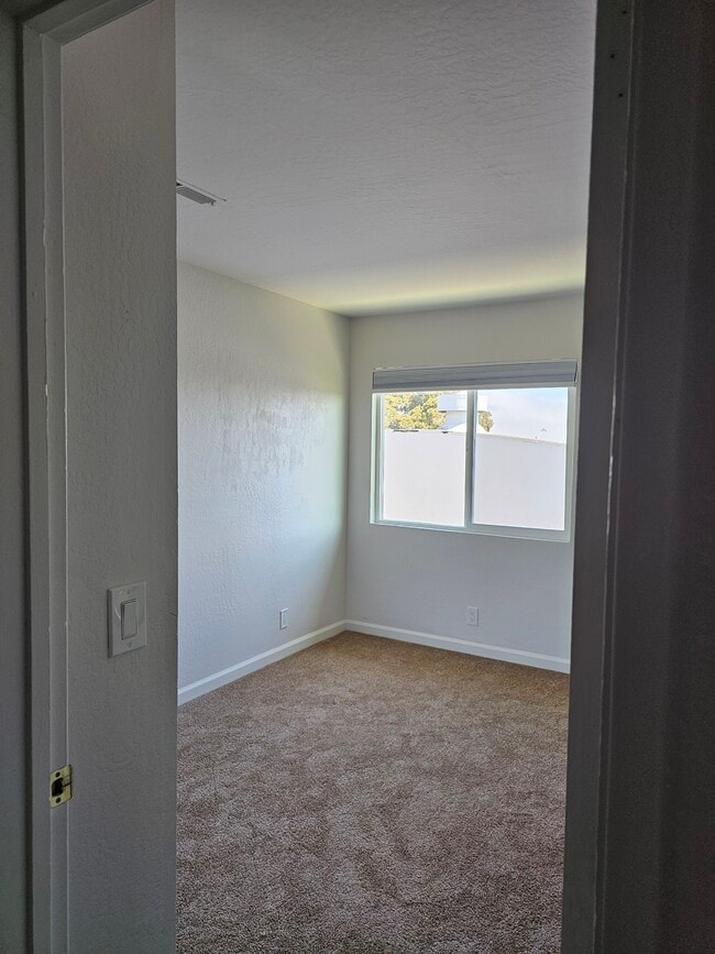 399 Dickman Ave