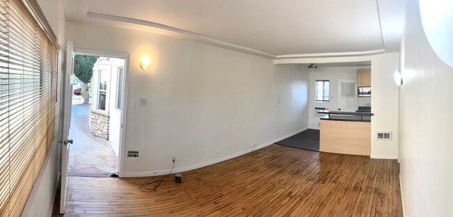 Photo - 8523 Pickford St Unidad Beverlywood Triplex