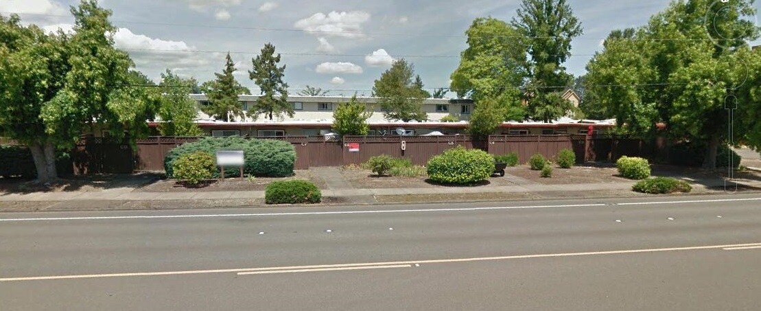 Photo - Circle Drive Court