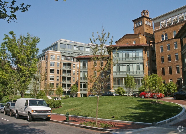 Fotografía del edificio - The Columbia Residences