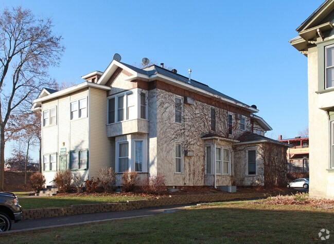 2428 4th Ave