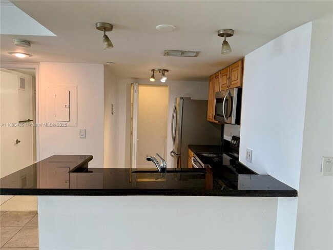Building Photo - 770 Claughton Island Dr Unit 2113