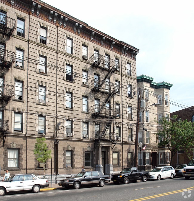 Building Photo - 3604 - Park Avenue Palisades Rental