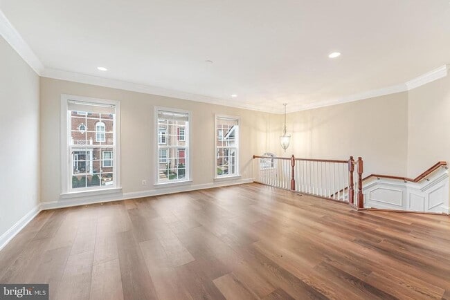 Photo - 20619 Erskine Terrace