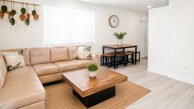 Photo - 7815 NW 5th Ct Unidad 2