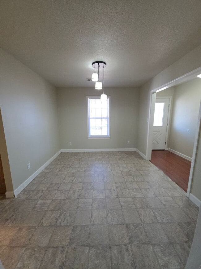 Photo - 2102 S Greenwich Ave