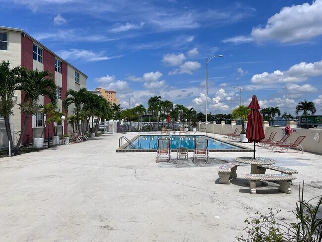 Photo - 1800 79th Street Causeway Unit 109