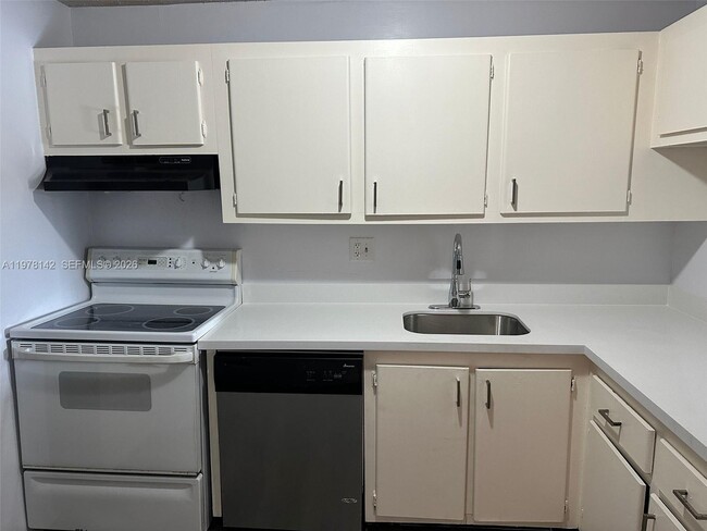 Photo - 8000 Fairview Dr Unit 306