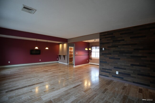 Building Photo - 90 Cobalt Ridge Dr E