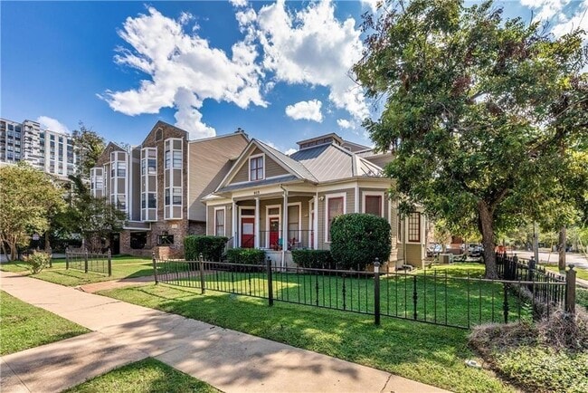 Photo - 915 W 23rd St Unit 108