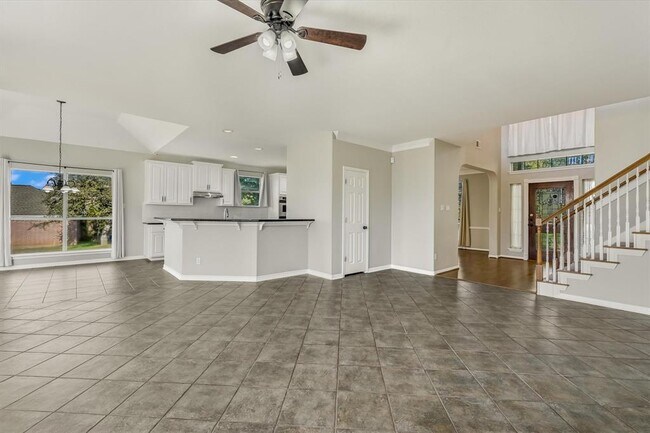 10802 Hastings Ln