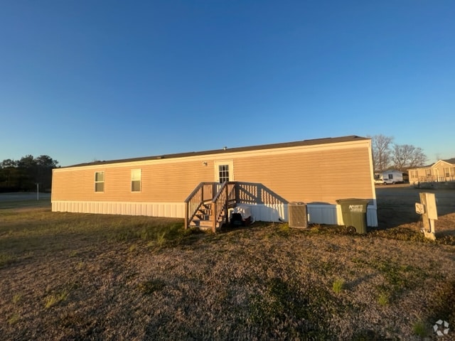 Building Photo - 100 Harvest Ln Rental
