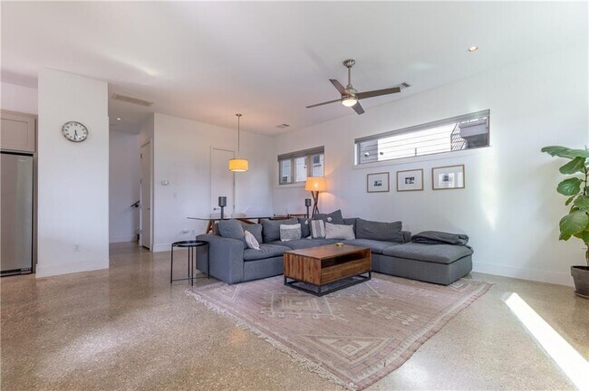 Photo - 500 W 51st St