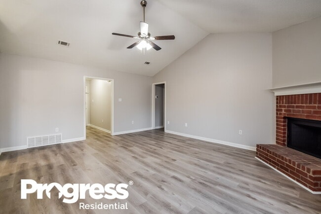 Photo - 10712 Oak Cir N