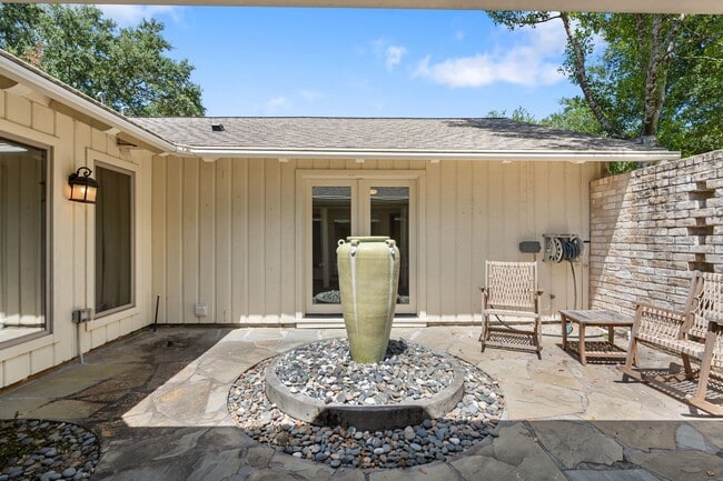 Photo - 13703 Queensbury Ln