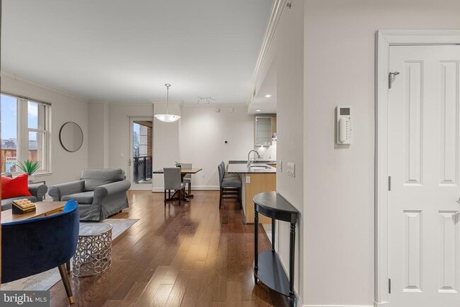 Building Photo - 801 Key Hwy Unit T-65