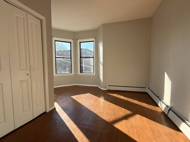 Photo - 846 Broadway Unit 2R