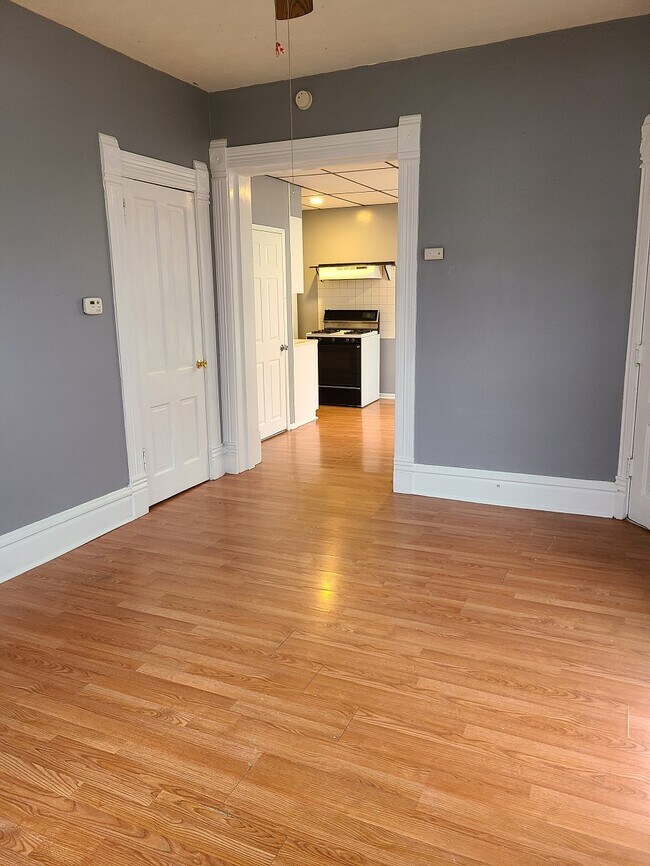 384 W North St Unit 2
