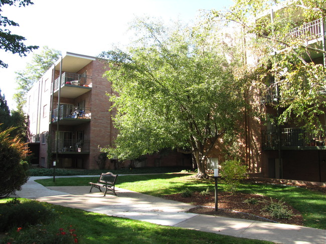 Boulevard Park Apartments - Boulevard Park Apartments