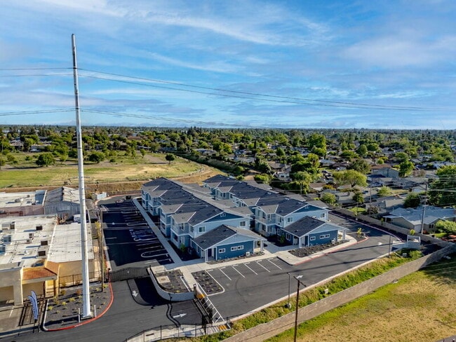 Photo - 6480 Stockton Blvd Unidad 207