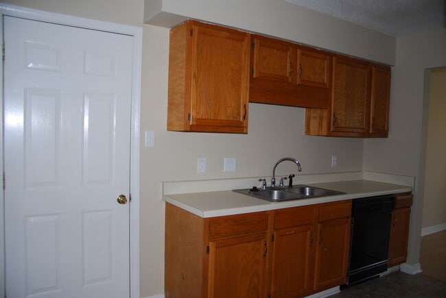 Photo - 33 Heather Ln