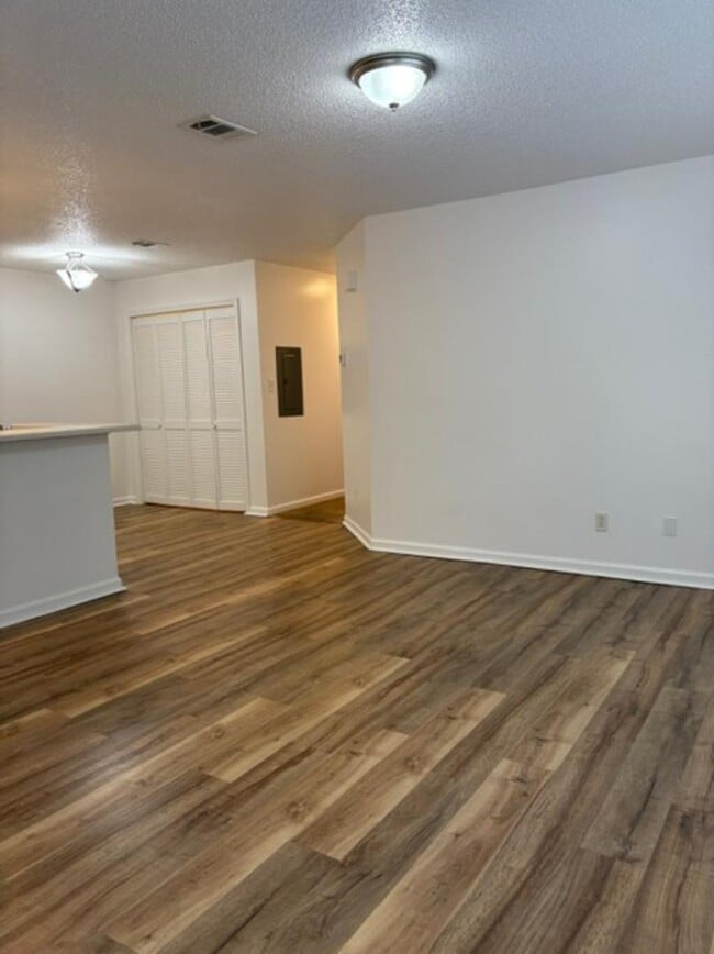 Building Photo - 100 Kazmira Ct Rental