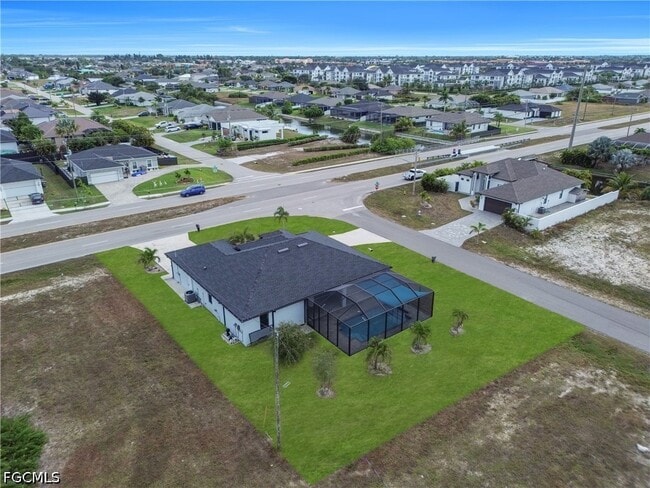 Photo - 24 Chiquita Blvd S