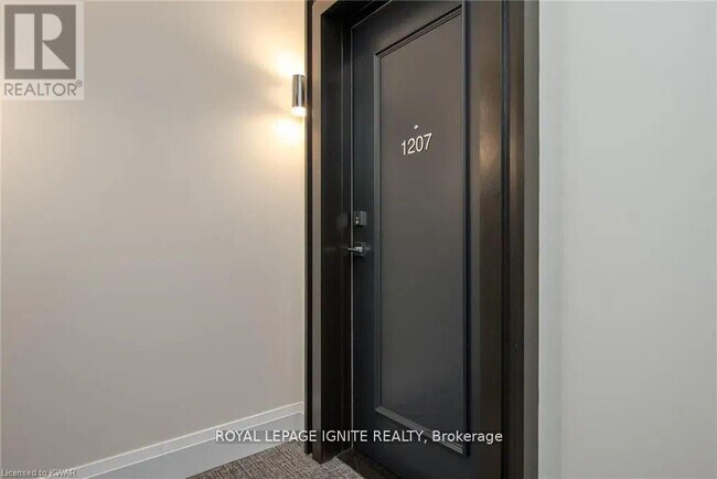 Photo - 155 Caroline St S Unité 1207