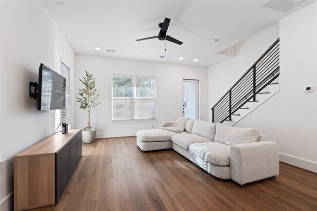 Photo - 9011 Wellspring Dr