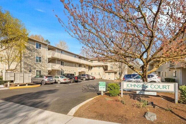 Charming 1 Bedroom Condo in Kenmore with P... - Charming 1 Bedroom Condo in Kenmore with P...