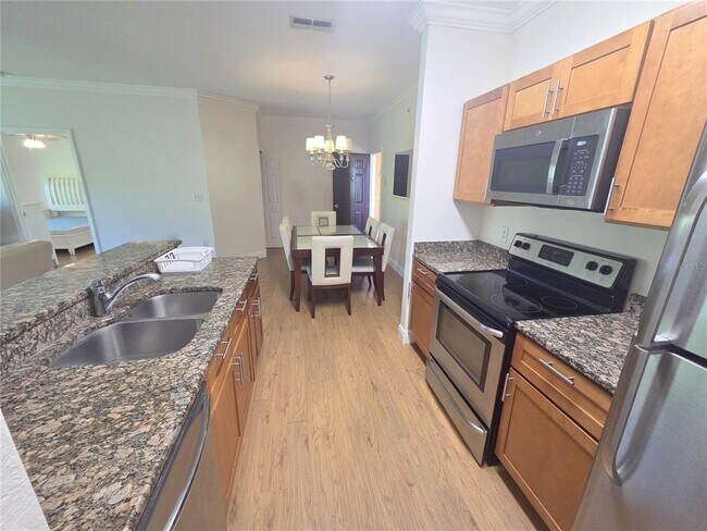 Photo - 5463 Vineland Rd Unit 5309