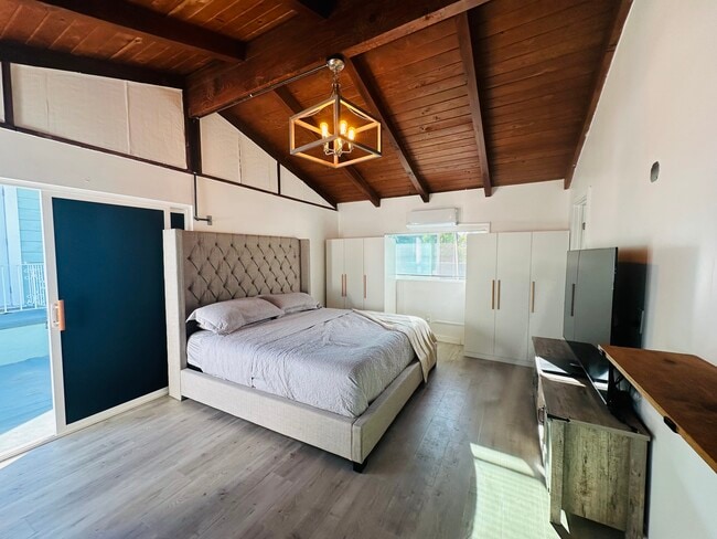 Photo - 2707 Cridge St Unit B