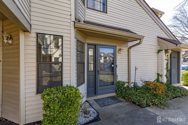 Building Photo - 2301 Bayhead Dr