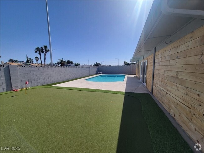Building Photo - 5836 Corazon Dr Rental