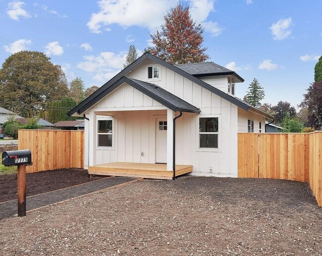 Building Photo - 17775 SW Alexander St