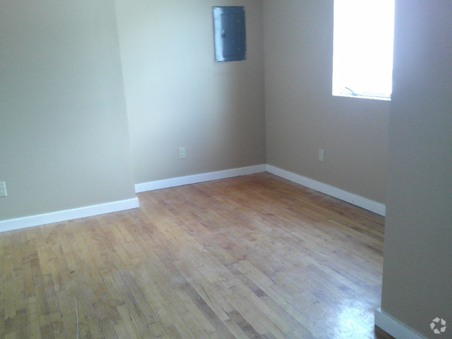 Building Photo - 1376 NY-7 Rental