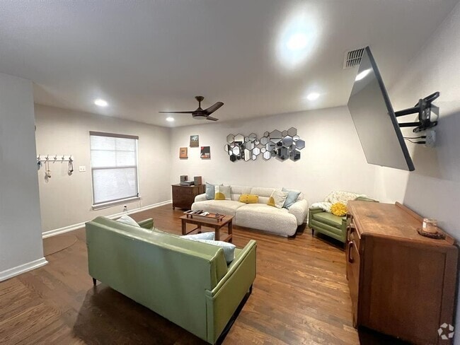 Building Photo - 1311 Aggie Ln Rental