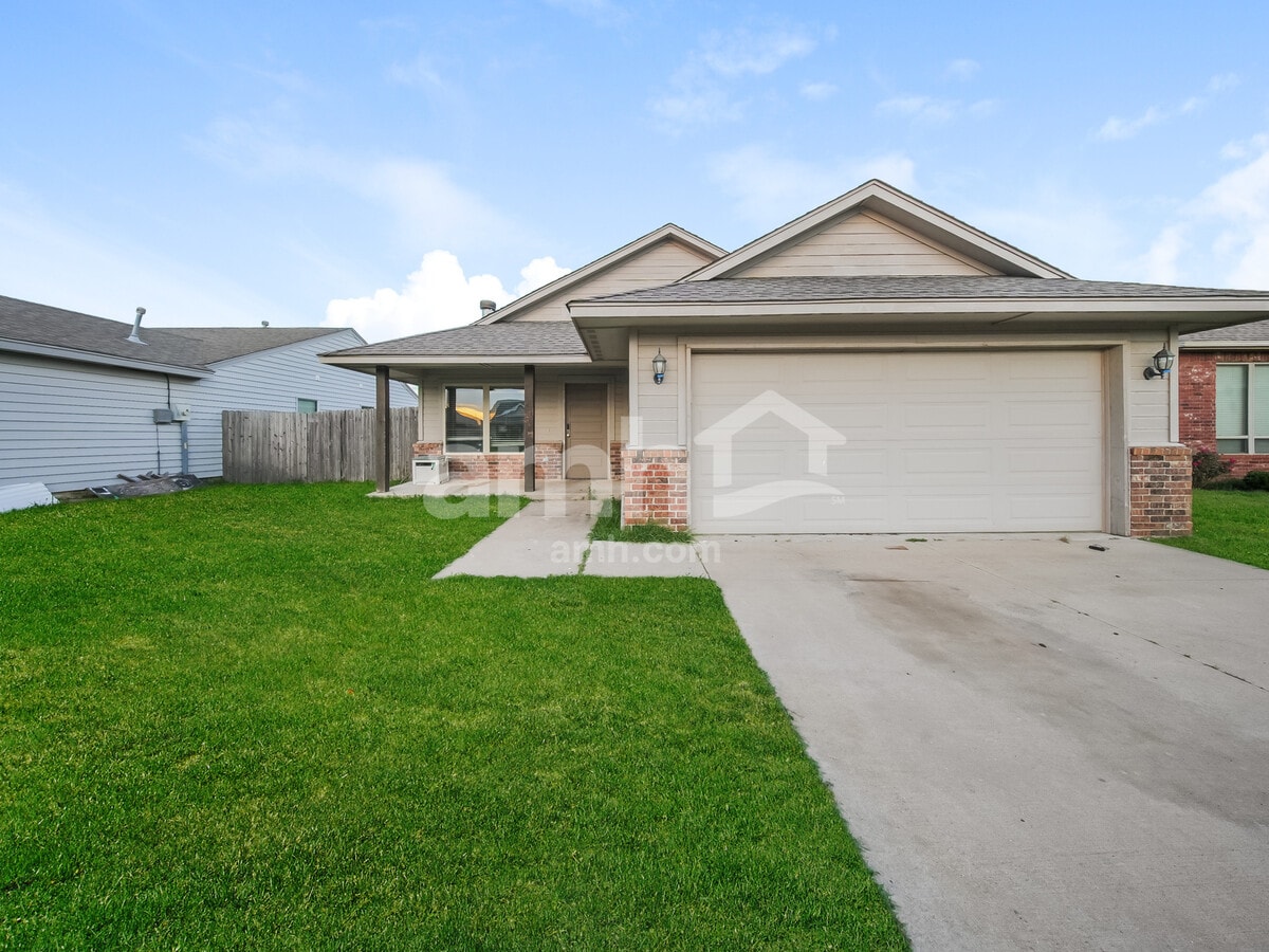 Photo - 1608 Ginger Ave