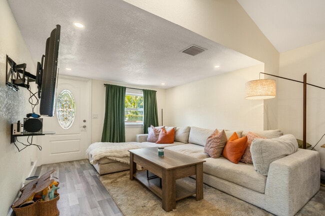 Photo - 710 S Pine St