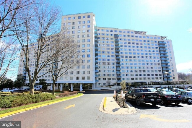 Photo - 10500 Rockville Pike