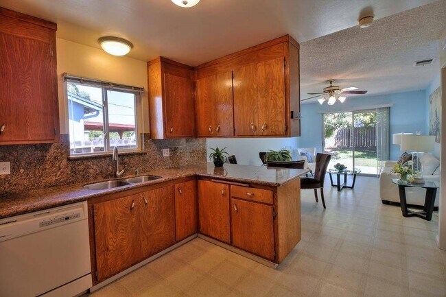 Photo - 39262 Sundale Dr