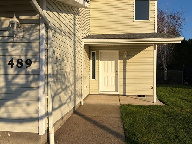 Building Photo - 188 Unit 489 Ecols St S