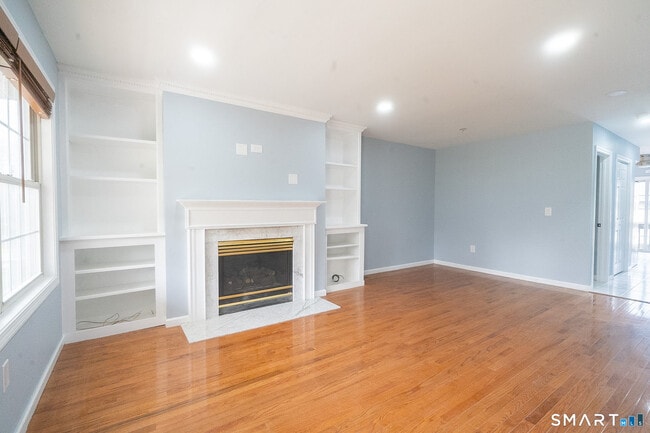 Photo - 39 Coram Rd Unit 1