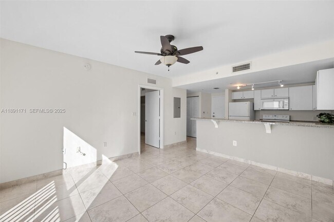Photo - 2740 SW 28th Terrace Unidad 306