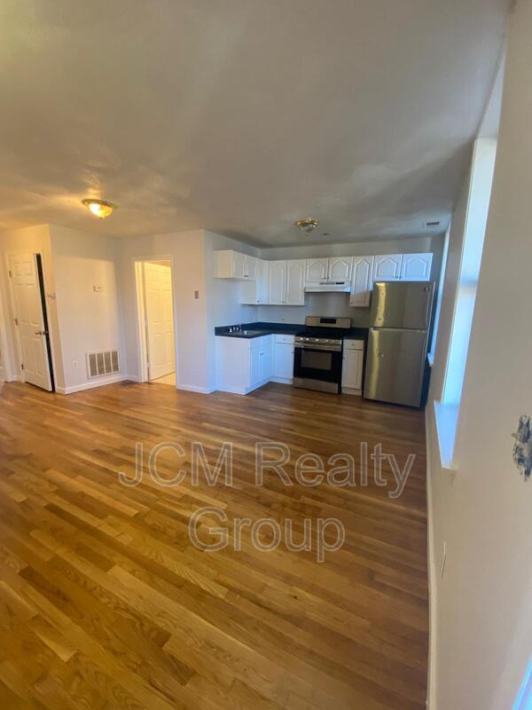 Photo - 44 Hawthorne St Unidad U1 / 1st Floor Rental